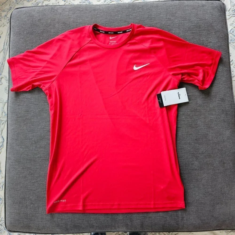 Nike Men's Red Dri-FIT UPF 40+ Short Sleeve Hydroguard Swim T-Shirt Size Medium